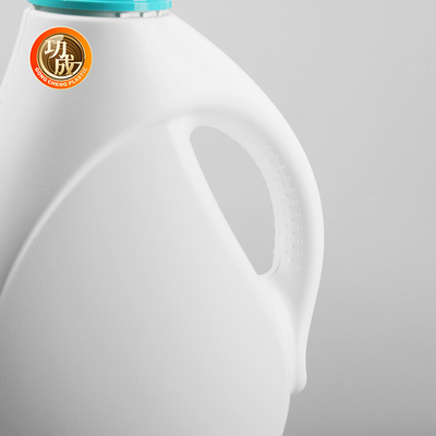 Halbtransparente Flüssigwaschmittel Plastikflasche Kinderschutz